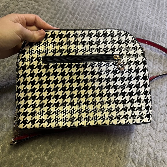 Black and White Houndstooth Crossbody Purse - Picture 4 of 6